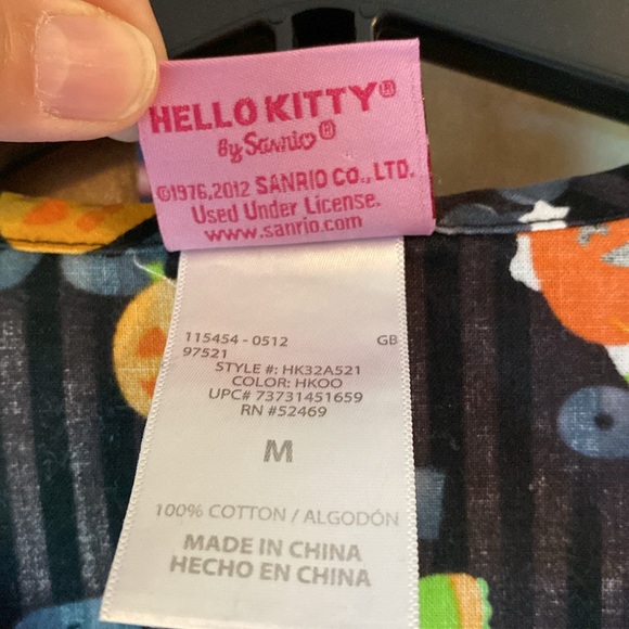 Hello Kitty by Sanrio scrub top, Halloween scrub top, women’s size medium - Picture 3 of 10